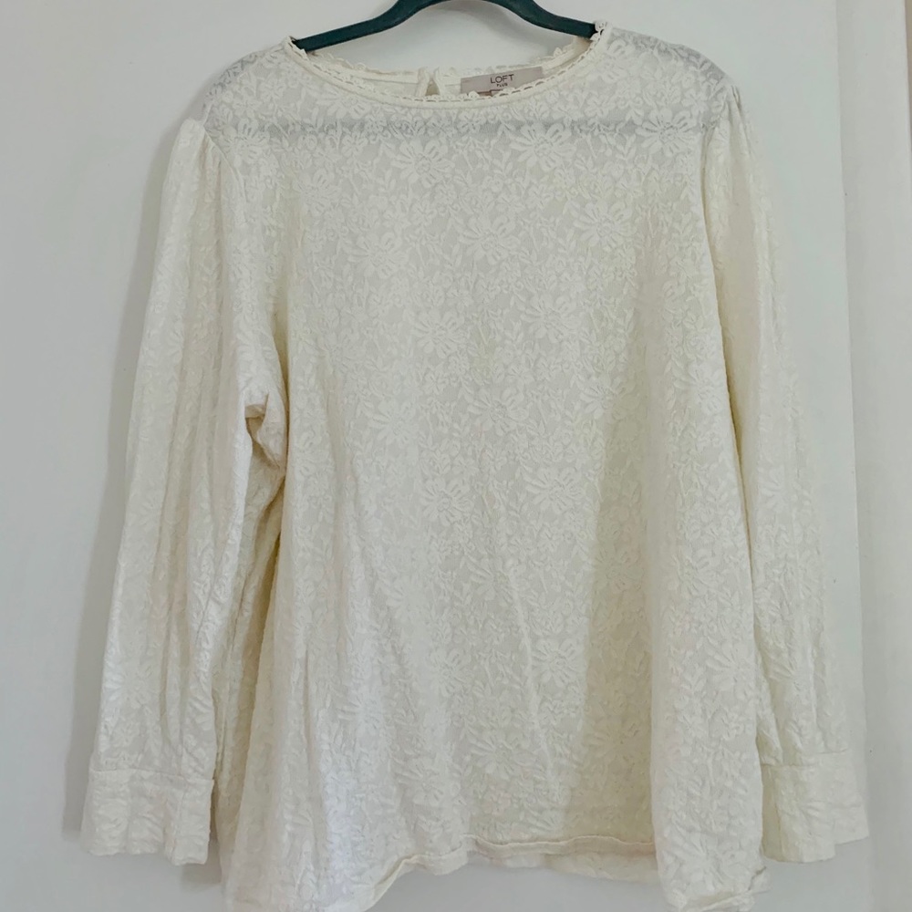 ✨ LOFT White Floral Shirt ✨